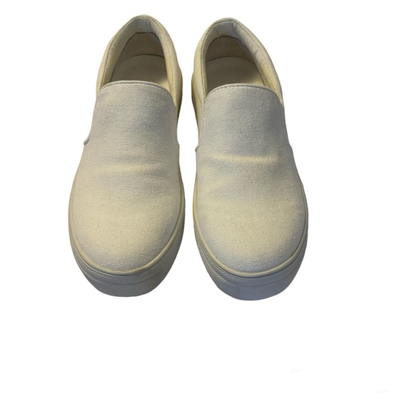 Steve Madden Shoes - Steve Madden White Gills Slip On Sneaker Size 5.5